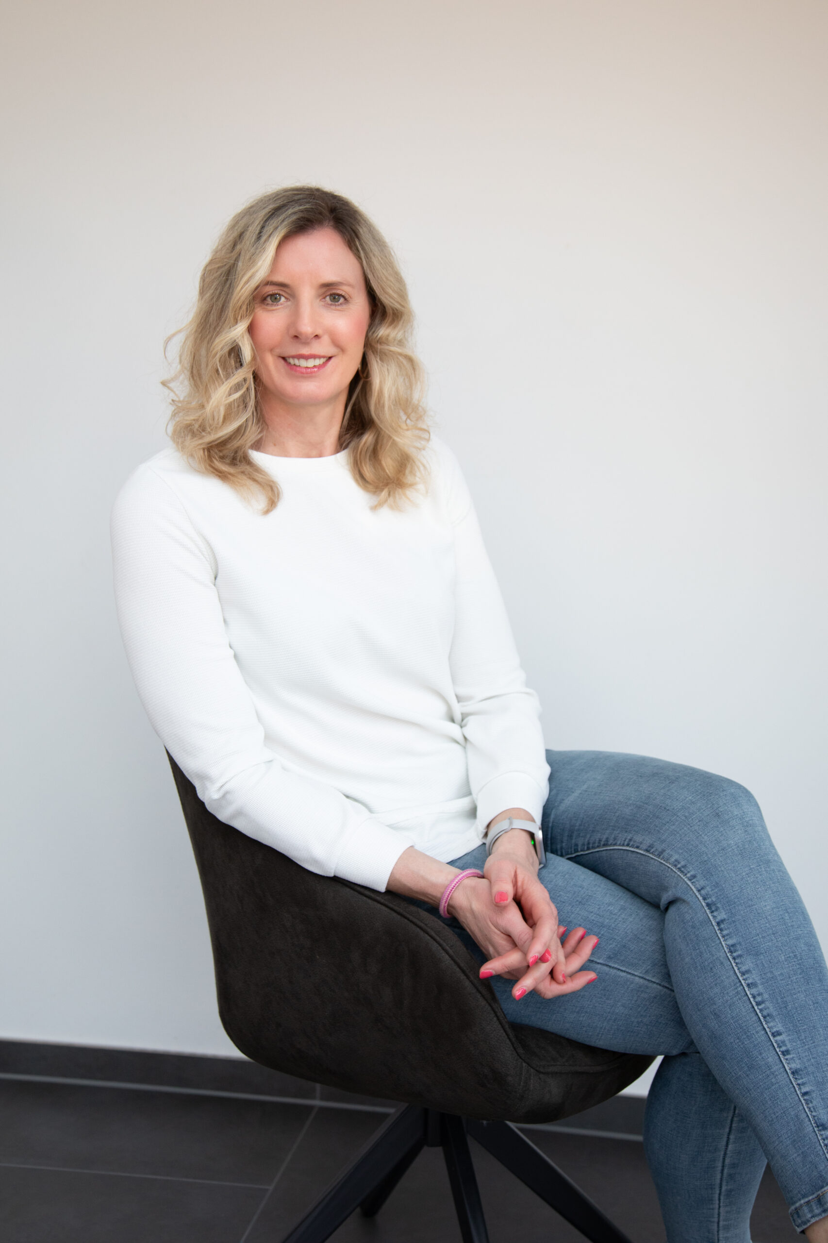 Corinna-Werner-CleverHealth_Corinna-draussen-Spagat_02